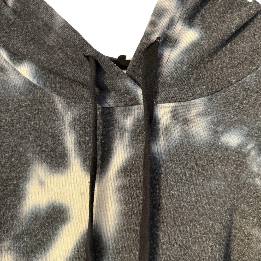 Melloday size Medium black and white tie-dye lightweight hoodie. - Picture 3 of 4